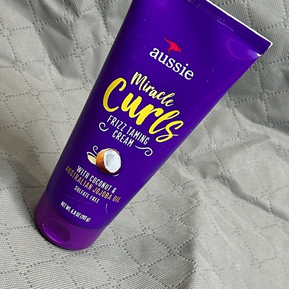 Aussie Miracle Curls Frizz Taming Cream - Picture 8 of 8